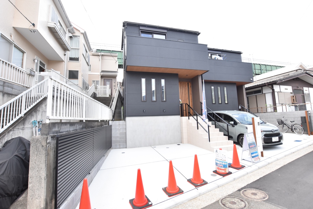 レジデンシア白根　A号棟