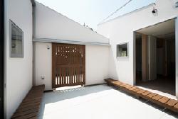 【DOG COURTYARD HOUSE】