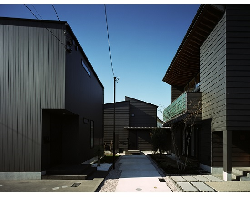 【Trilogy (三部作) − 西の家】