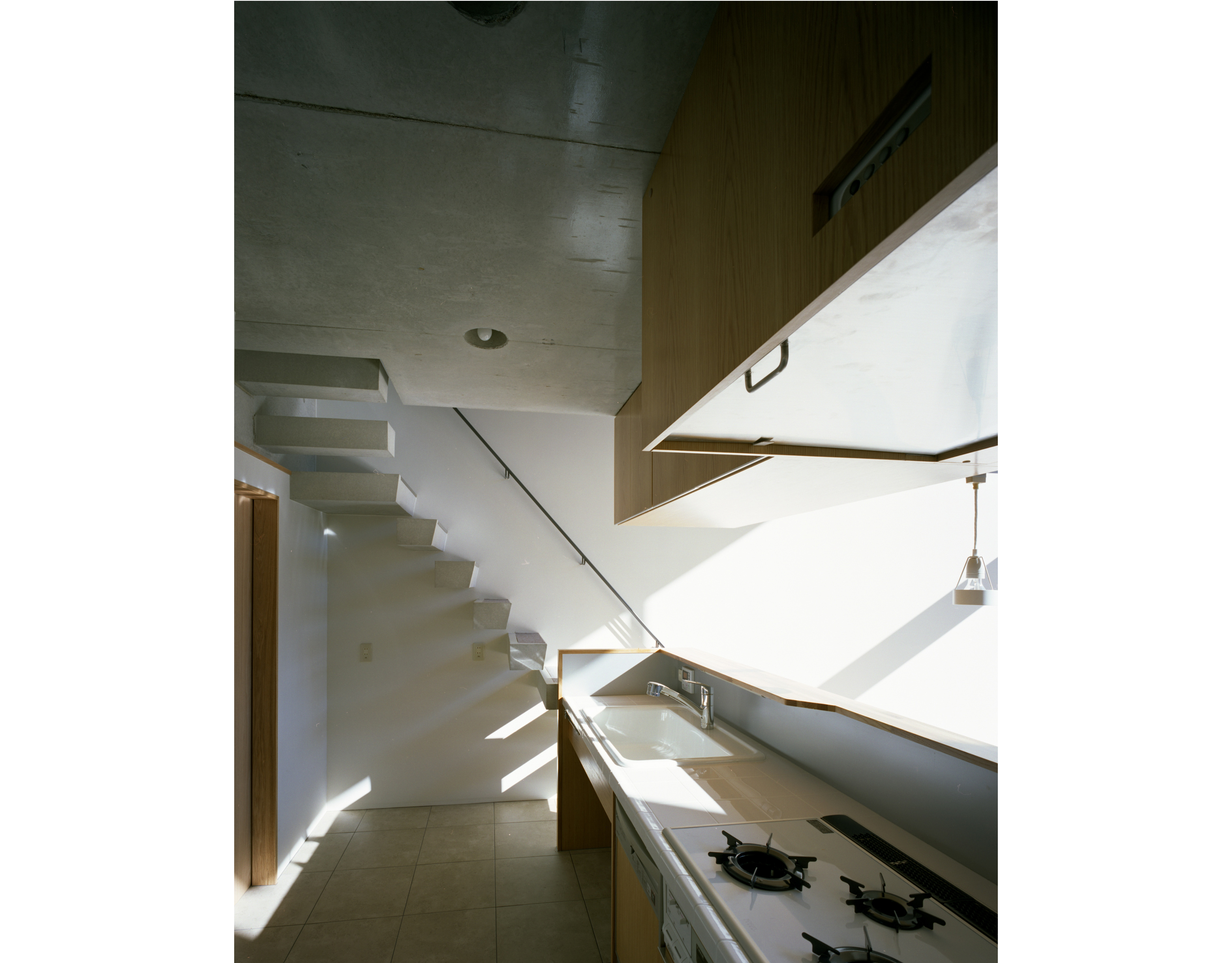 キッチンと階段