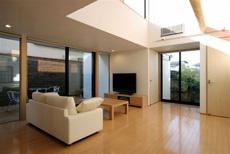 【横山　浩介】