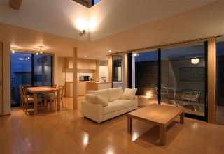 【横山　浩介】