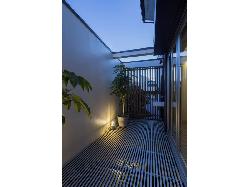 【横山　浩介】