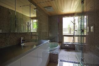 【横山　浩介】