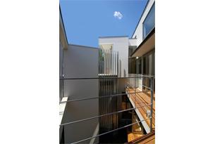 【横山　浩介】