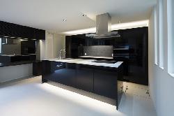 【横山　浩介】