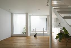 【横山　浩介】