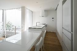 【横山　浩介】