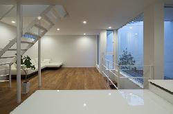 【横山　浩介】