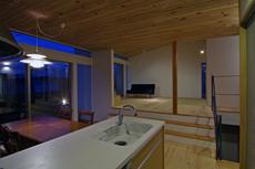 【横山　浩介】