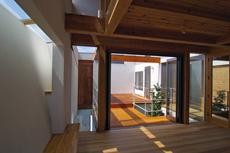 【横山　浩介】