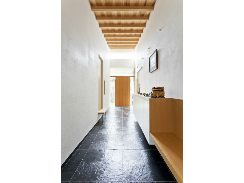 二棟の間の土間