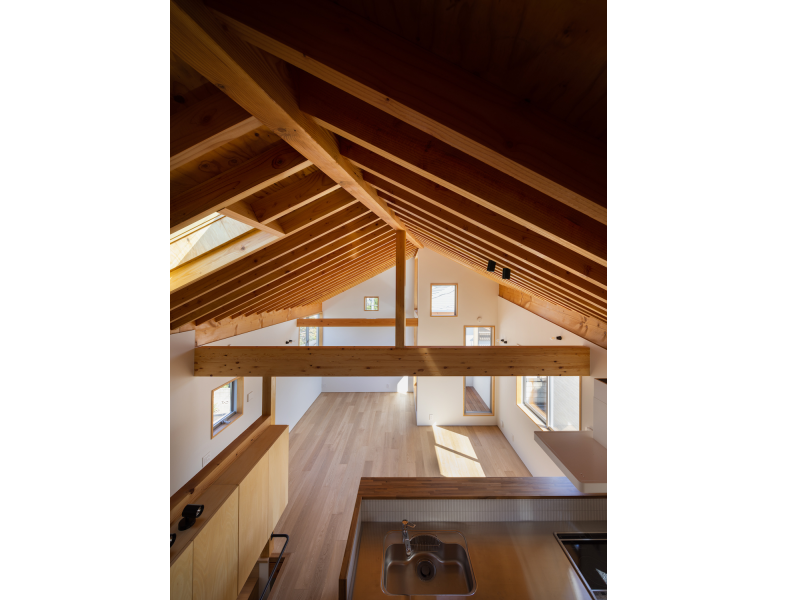 ロフトからリビングを見る。