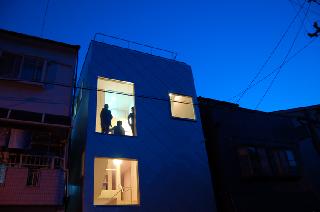 【眞野　サトル】