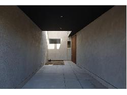 【眞野　サトル】