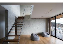 【眞野　サトル】