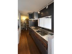 【眞野　サトル】