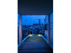 【眞野　サトル】