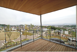 【２つのテラスがある家】