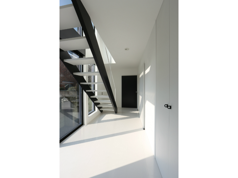 兄室の階段・洗濯室