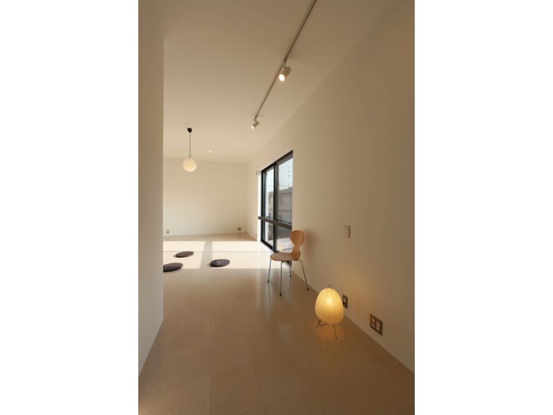 妹室書斎コーナーから見る