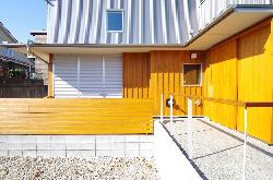 【銀の大屋根の家】