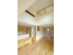 【銀の大屋根の家】