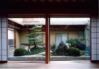 【梅園の家】