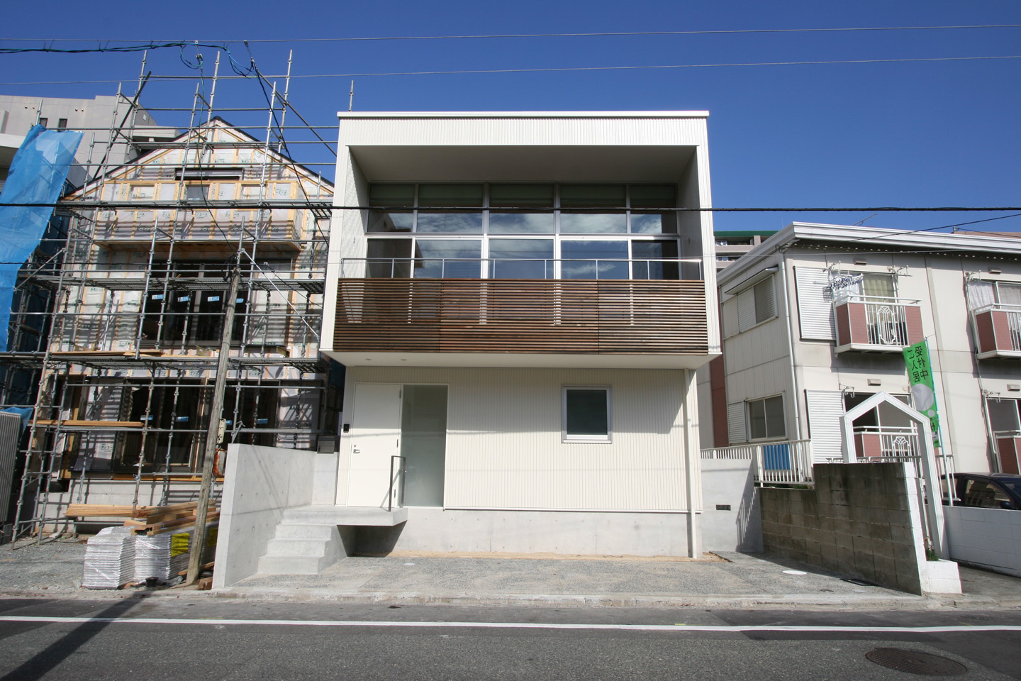 /reform-mitsumori/街中の2階リビングをもつ家