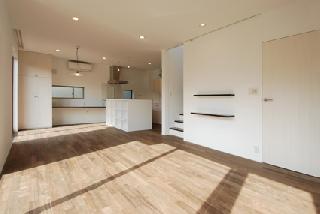 【金子　由里子】