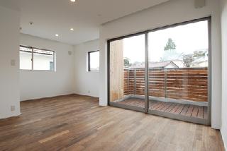 【金子　由里子】