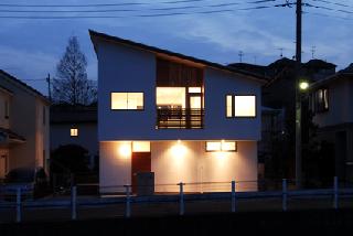 【金子　由里子】