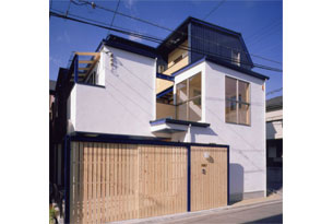 /reform-mitsumori/２階の中庭を囲み開放的に暮らす家