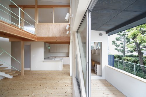 テラスと一体のリビング