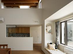 【谷口　智子】