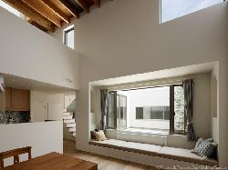 【谷口　智子】