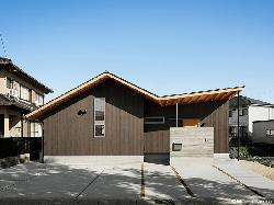 【谷口　智子】