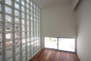 【大塚　泰子】