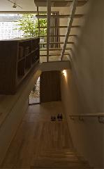 【大塚　泰子】