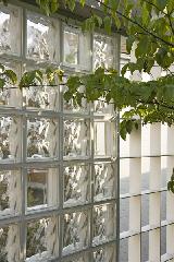 【大塚　泰子】