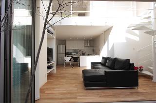 【大塚　泰子】