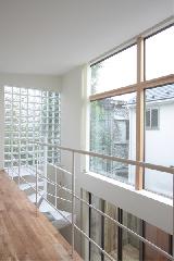 【大塚　泰子】