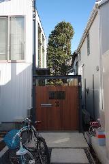 【大塚　泰子】