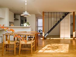 【大塚　泰子】