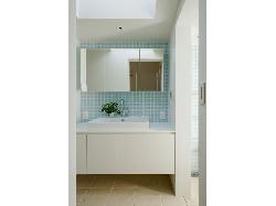 【大塚　泰子】