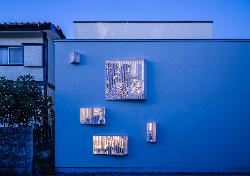 【大塚　泰子】