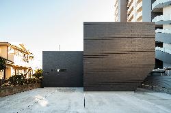 【市街地に建つ中庭型住宅】