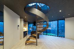 【市街地に建つ中庭型住宅】