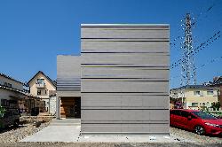 【密集地に建つ中庭型住宅　HOUSE-S】