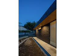 【田園の平屋建て住宅‐中庭のある住まい】